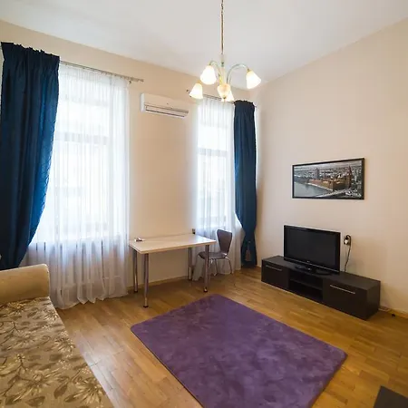 Cozy In Centre Of